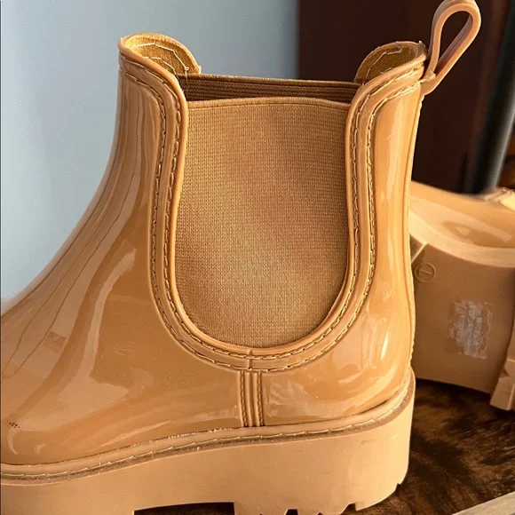 Dolce Vita Thunder H2O Boot- size 7 - Picture 5 of 6